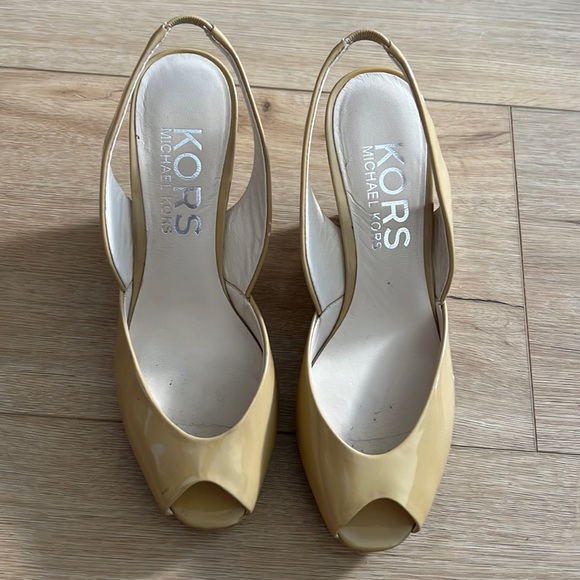 Michael Kora Nude Beige Patent Leather Peep Toe Wedge - Picture 6 of 17